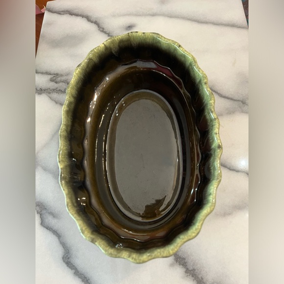 HULL Pottery MCM Avocado Green Border on Brown Glazed Planter, #I-21 Ceramic - Picture 5 of 9
